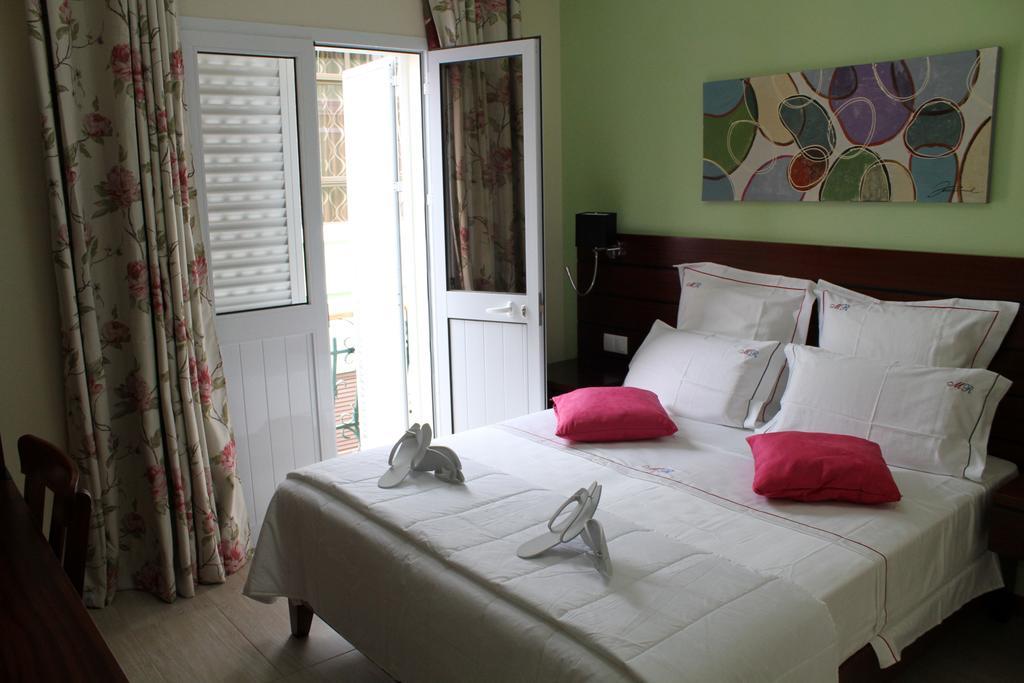 Mindelo Residencial Acomodação com café da manhã Quarto foto